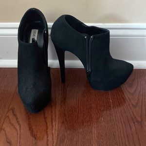 Ankle boots